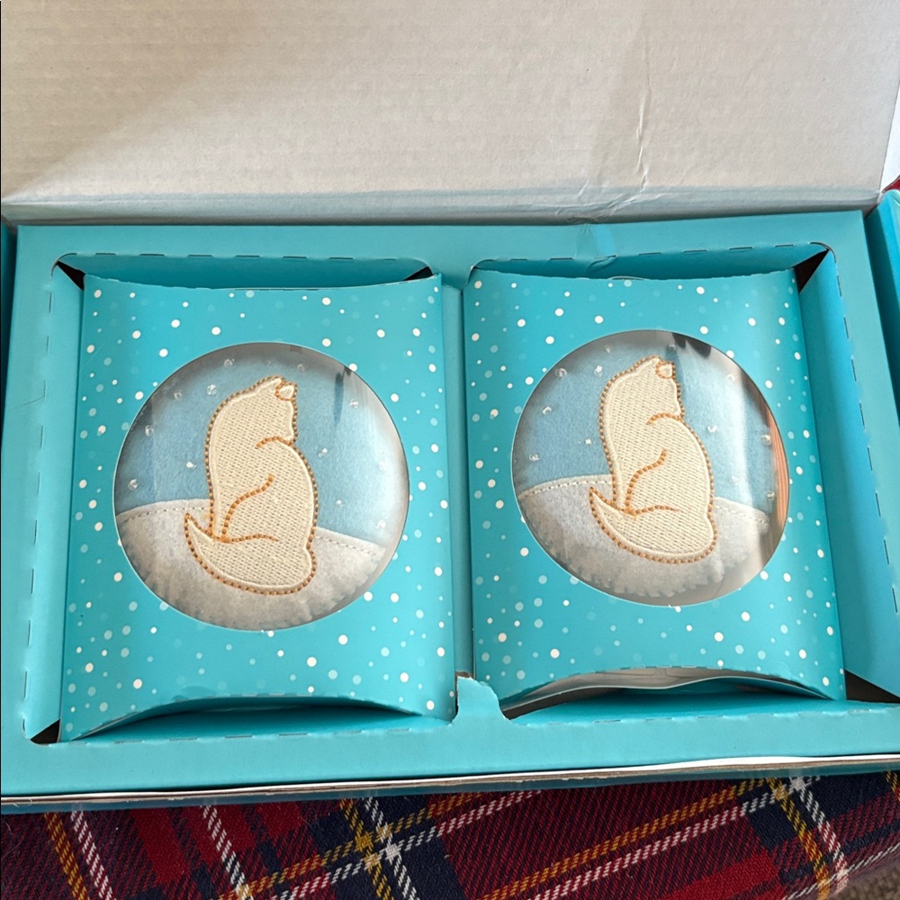Fancy feast holiday ornaments 2019 - Picture 2 of 3